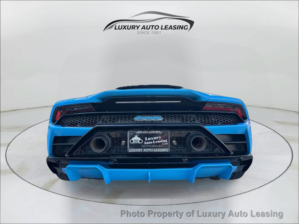 Lamborghini Huracan photo 4
