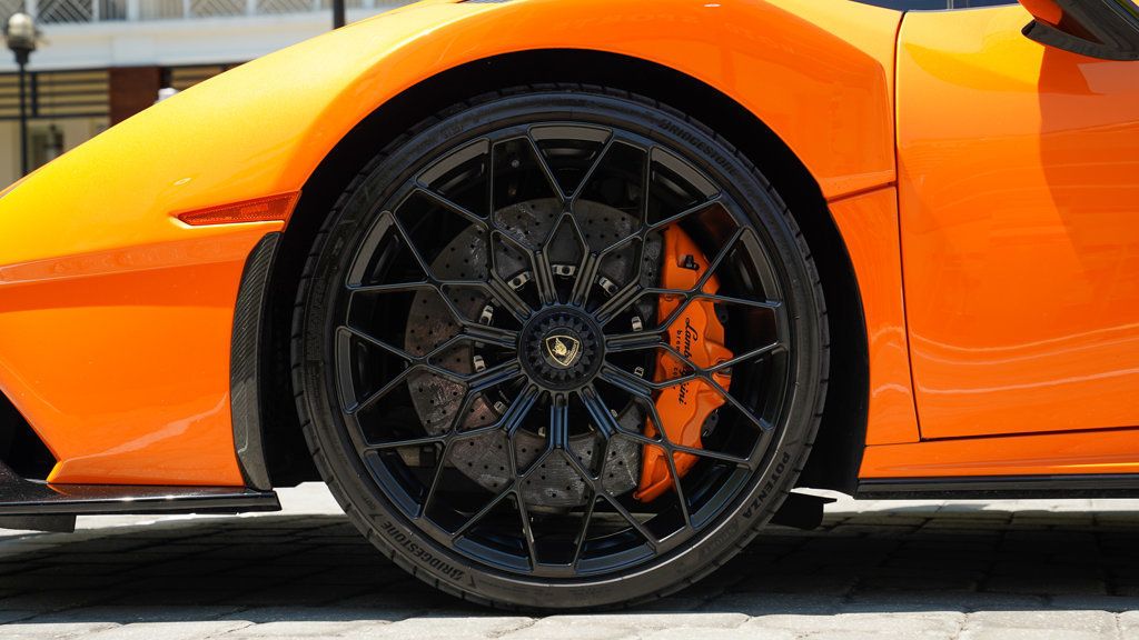 2022 Lamborghini Huracan STO Coupe - 22835943 - 10