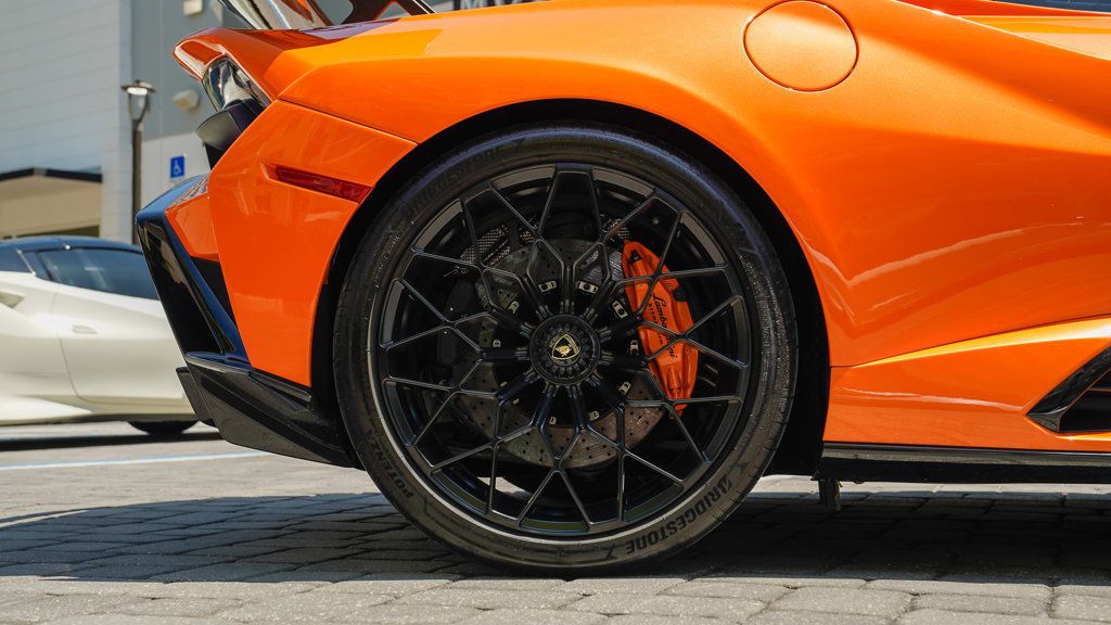 2022 Lamborghini Huracan STO Coupe - 22835943 - 25