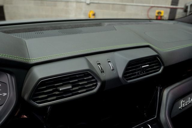 2022 Lamborghini Urus AWD - 22943192 - 11