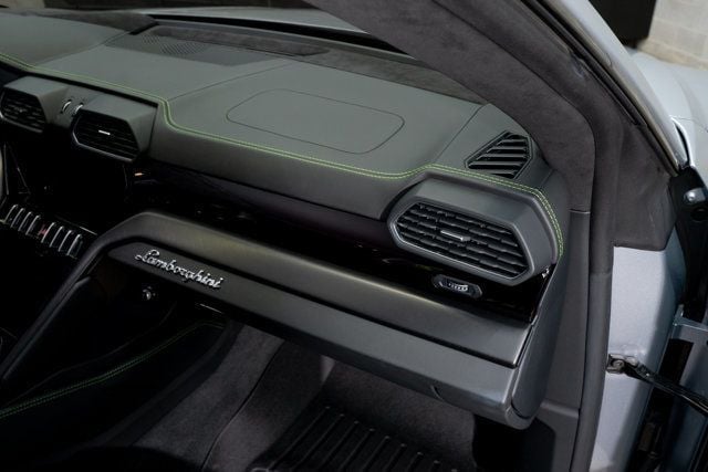 2022 Lamborghini Urus AWD - 22943192 - 14