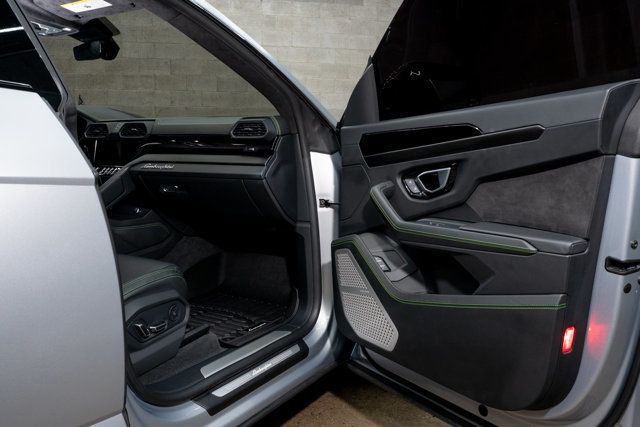 2022 Lamborghini Urus AWD - 22943192 - 32