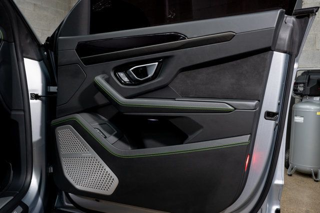 2022 Lamborghini Urus AWD - 22943192 - 33