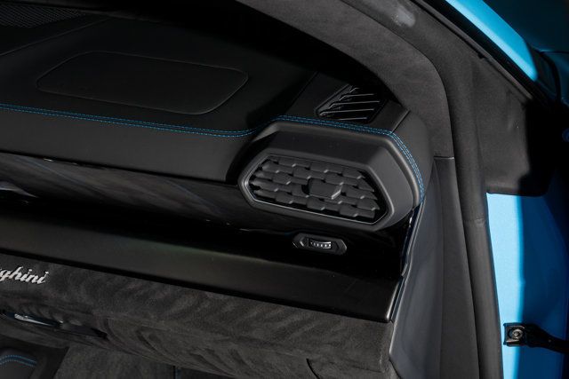2022 Lamborghini Urus AWD - 22987713 - 13