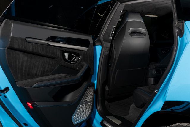 2022 Lamborghini Urus AWD - 22987713 - 29