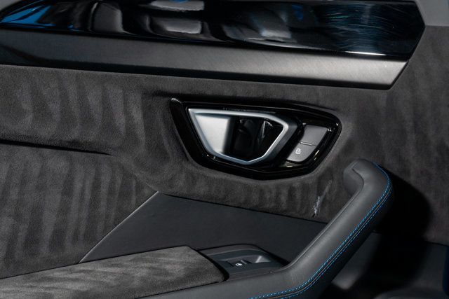 2022 Lamborghini Urus AWD - 22987713 - 30