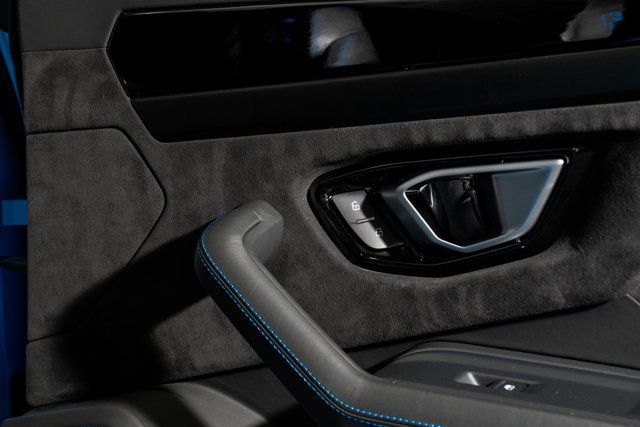 2022 Lamborghini Urus AWD - 22987713 - 33