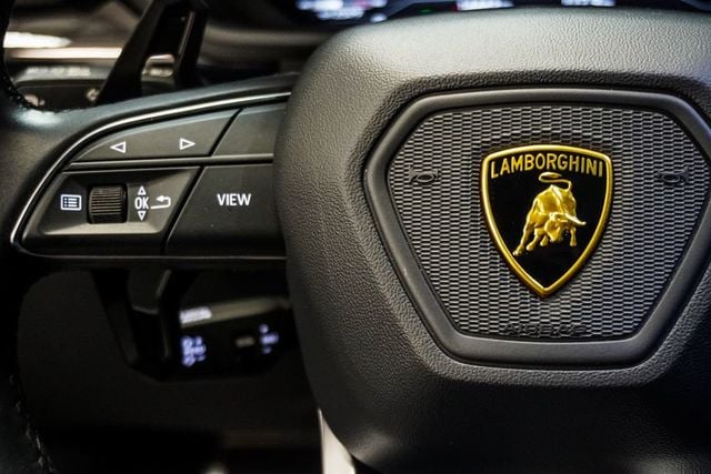 2022 Lamborghini Urus AWD - 23008305 - 14
