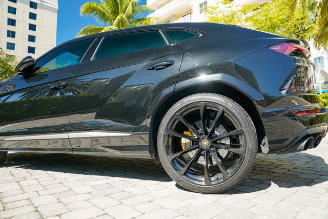 2022 Lamborghini Urus AWD - 22919705 - 17