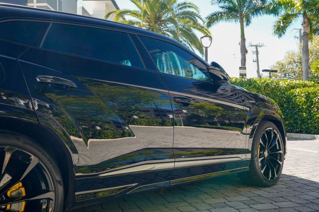 2022 Lamborghini Urus AWD - 22919705 - 28