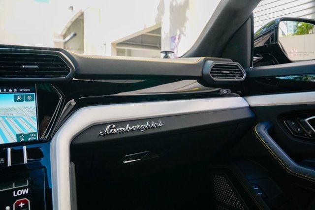 2022 Lamborghini Urus AWD - 22919705 - 63