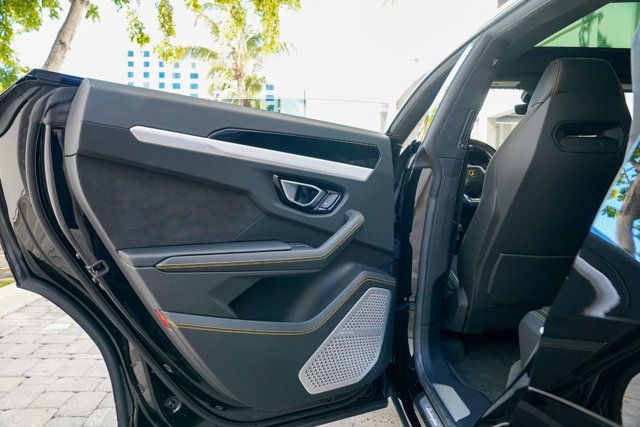 2022 Lamborghini Urus AWD - 22919705 - 64