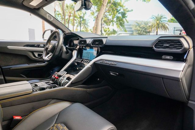 2022 Lamborghini Urus AWD - 22919705 - 76