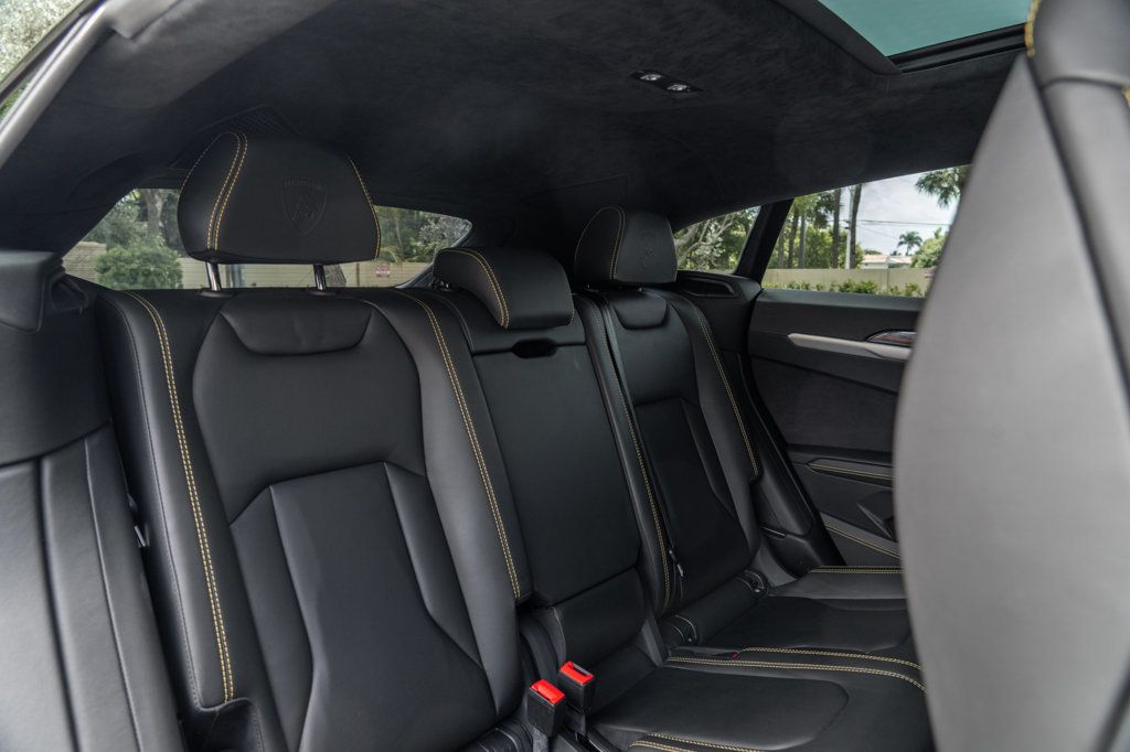 2022 Lamborghini Urus photo 23