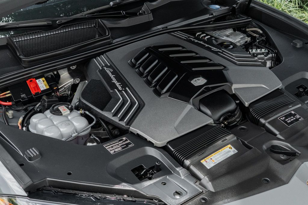 2022 Lamborghini Urus photo 33