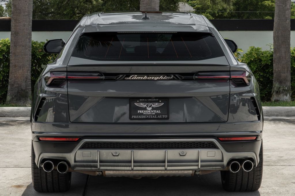2022 Lamborghini Urus photo 6