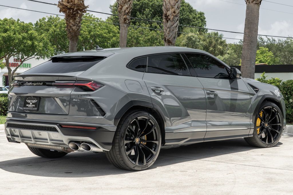 2022 Lamborghini Urus photo 8