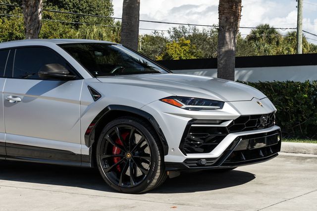 2022 Lamborghini Urus AWD - 22967682 - 10