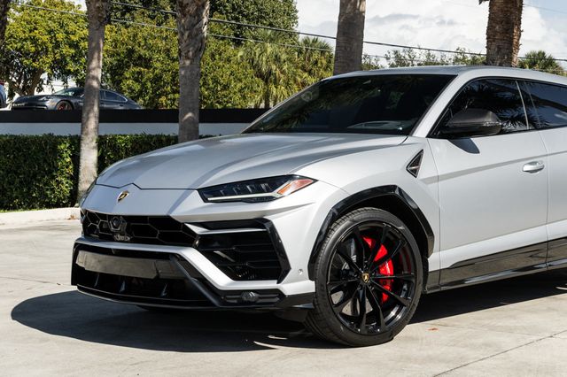 2022 Lamborghini Urus AWD - 22967682 - 1