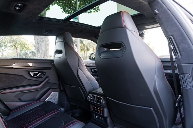 2022 Lamborghini Urus AWD - 22967682 - 24