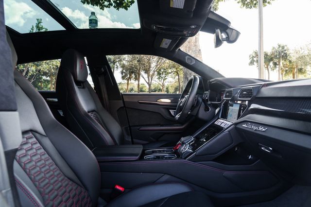 2022 Lamborghini Urus AWD - 22967682 - 26