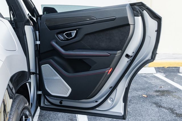 2022 Lamborghini Urus AWD - 22967682 - 28