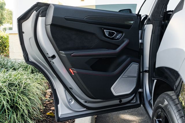 2022 Lamborghini Urus AWD - 22967682 - 30