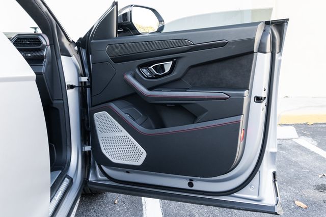 2022 Lamborghini Urus AWD - 22967682 - 31