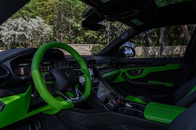 2022 Lamborghini Urus AWD - 23019734 - 15
