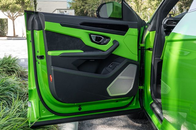 2022 Lamborghini Urus AWD - 23019734 - 34