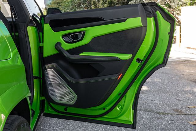 2022 Lamborghini Urus AWD - 23019734 - 37