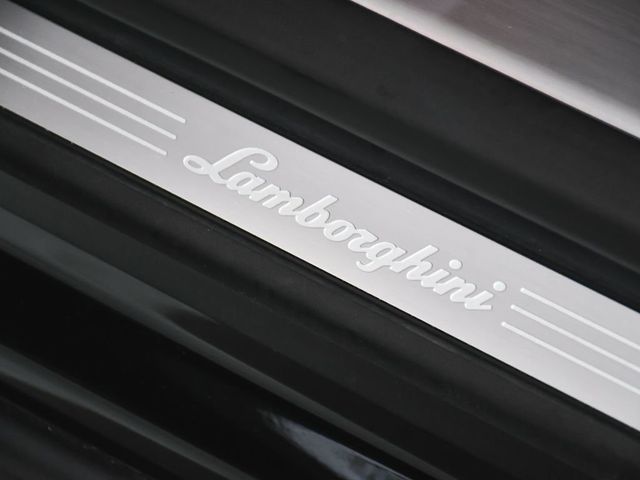 2022 Lamborghini Urus Base - 23013343 - 11