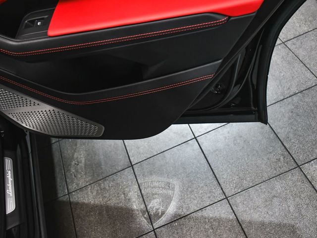 2022 Lamborghini Urus Base - 23013343 - 16