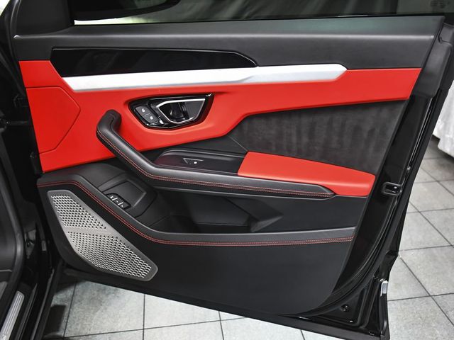 2022 Lamborghini Urus Base - 23013343 - 18