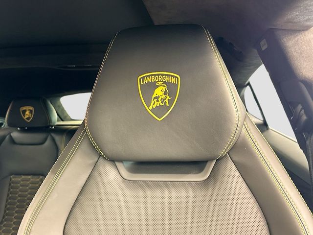 2022 Lamborghini Urus Base - 22963724 - 23
