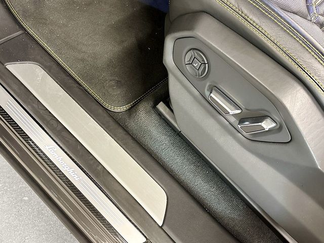 2022 Lamborghini Urus Base - 22963724 - 27