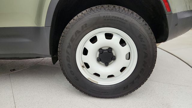 2022 Land Rover Defender 110 AWD - 22942001 - 8