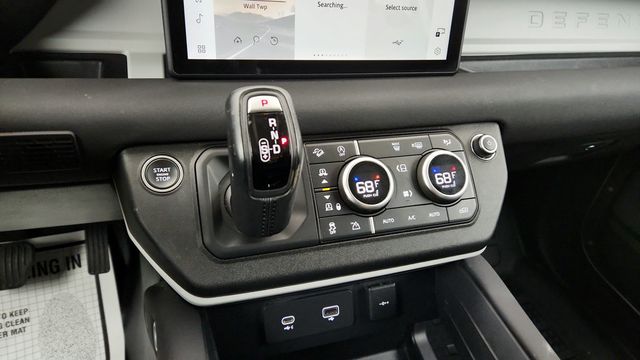 2022 Land Rover Defender 110 AWD with Air Suspension Pack and White Contrast Roof - 22942001 - 16