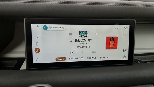 2022 Land Rover Defender 110 AWD with Air Suspension Pack and White Contrast Roof - 22942001 - 17