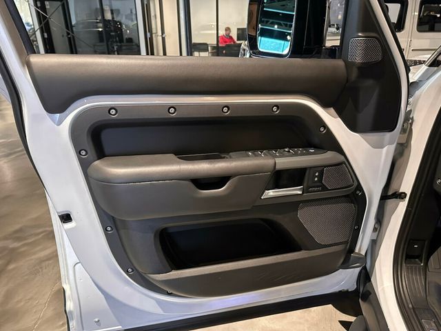2022 Land Rover Defender 110/D-Dynamic HSE/LightBar/AirSuspension/BlackRoof/3rdRow - 23028200 - 13