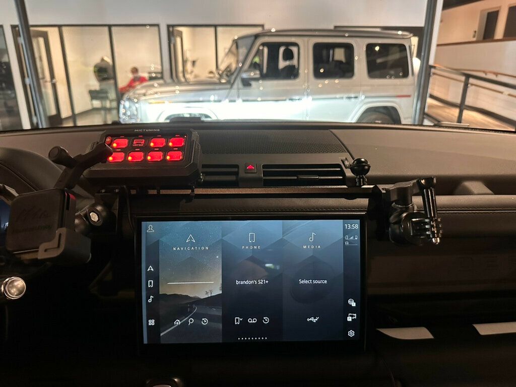 2022 Land Rover Defender 110/D-Dynamic HSE/LightBar/AirSuspension/BlackRoof/3rdRow - 23028200 - 19