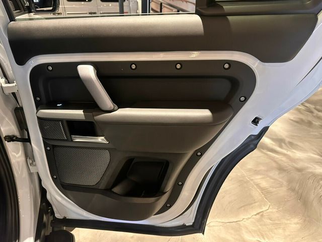 2022 Land Rover Defender 110/D-Dynamic HSE/LightBar/AirSuspension/BlackRoof/3rdRow - 23028200 - 28