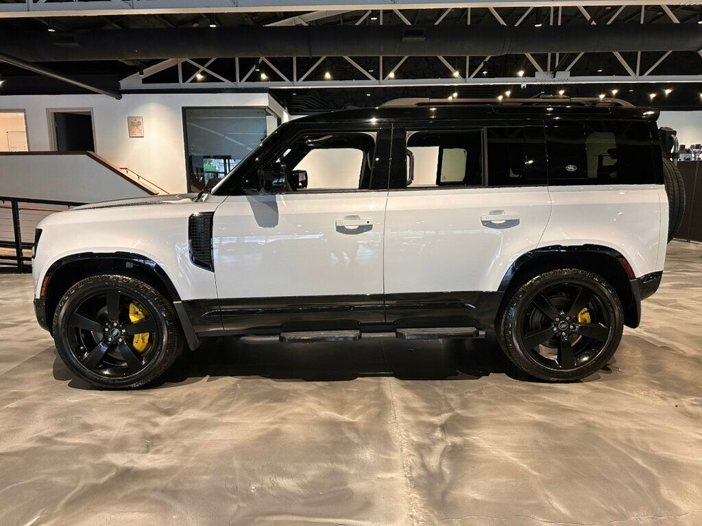 2022 Land Rover Defender 110/D-Dynamic HSE/LightBar/AirSuspension/BlackRoof/3rdRow - 23028200 - 2