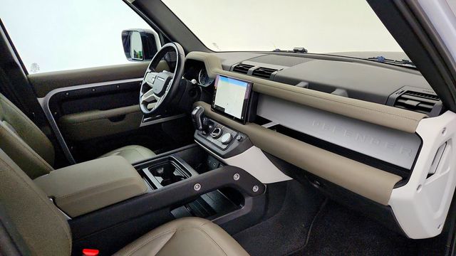 2022 Land Rover Defender 110 S AWD w/ Family Pack - 23087142 - 35