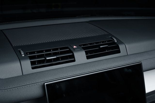 2022 Land Rover Defender 110 SE AWD - 22928671 - 11