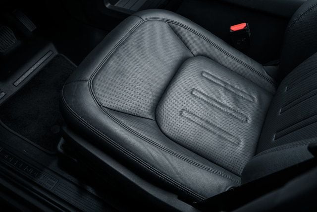 2022 Land Rover Defender 110 SE AWD - 22928671 - 16