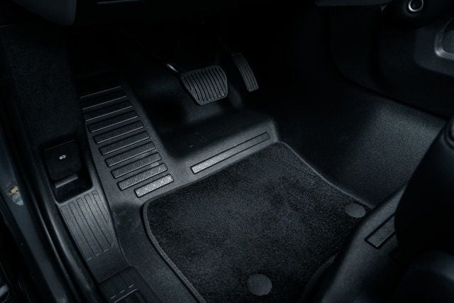 2022 Land Rover Defender 110 SE AWD - 22928671 - 18