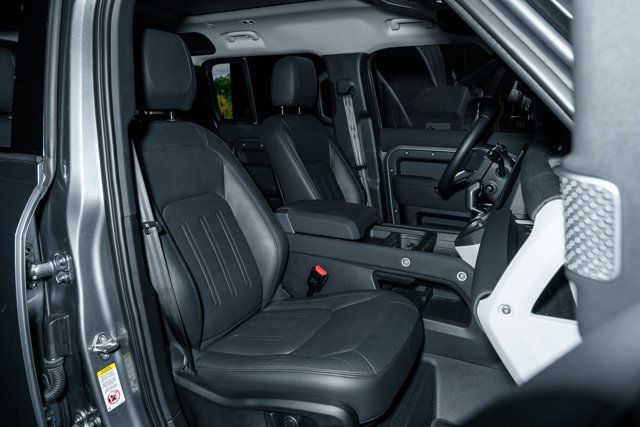 2022 Land Rover Defender 110 SE AWD - 22928671 - 19