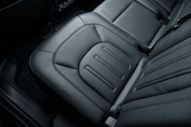 2022 Land Rover Defender 110 SE AWD - 22928671 - 24