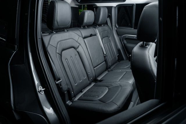 2022 Land Rover Defender 110 SE AWD - 22928671 - 25